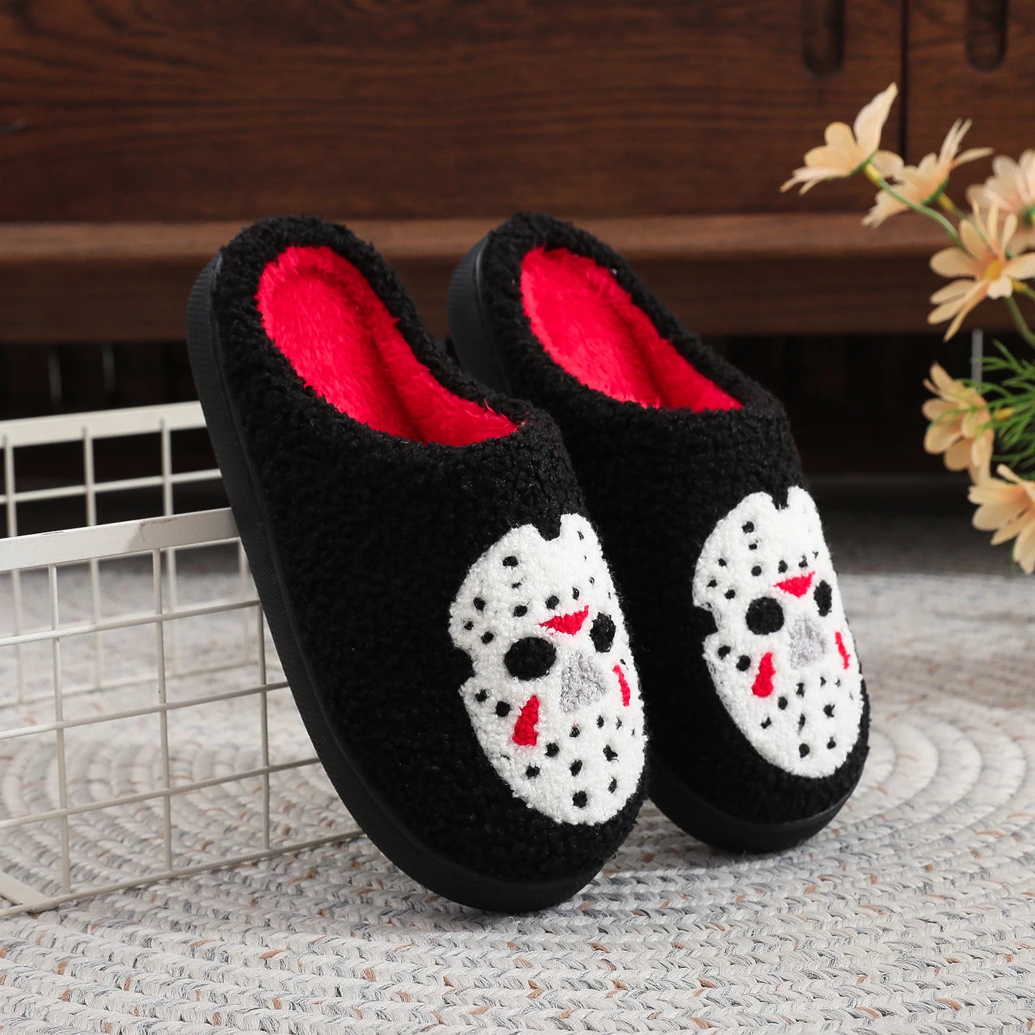 A Pair of Black Halloween Horror Mask Skull Pattern Embroider Plush Home Thick-Soled Comfortable Fur Slippers ..